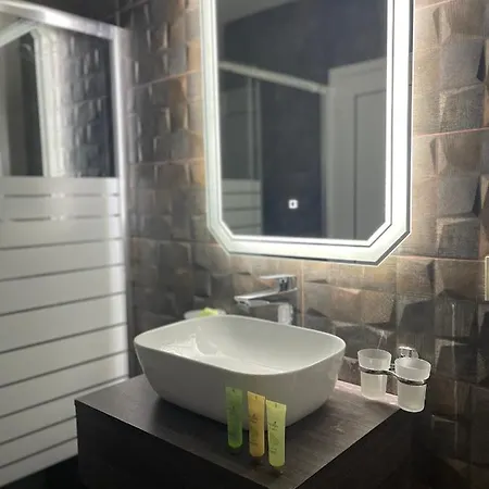 Olive Grand 8 To 10 Guests Balcony Parking Apartament *